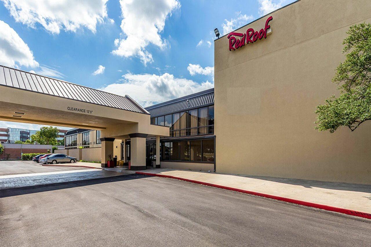 Red Roof Inn Plus & Suites Houston - Iah Airport Sw Exterior photo