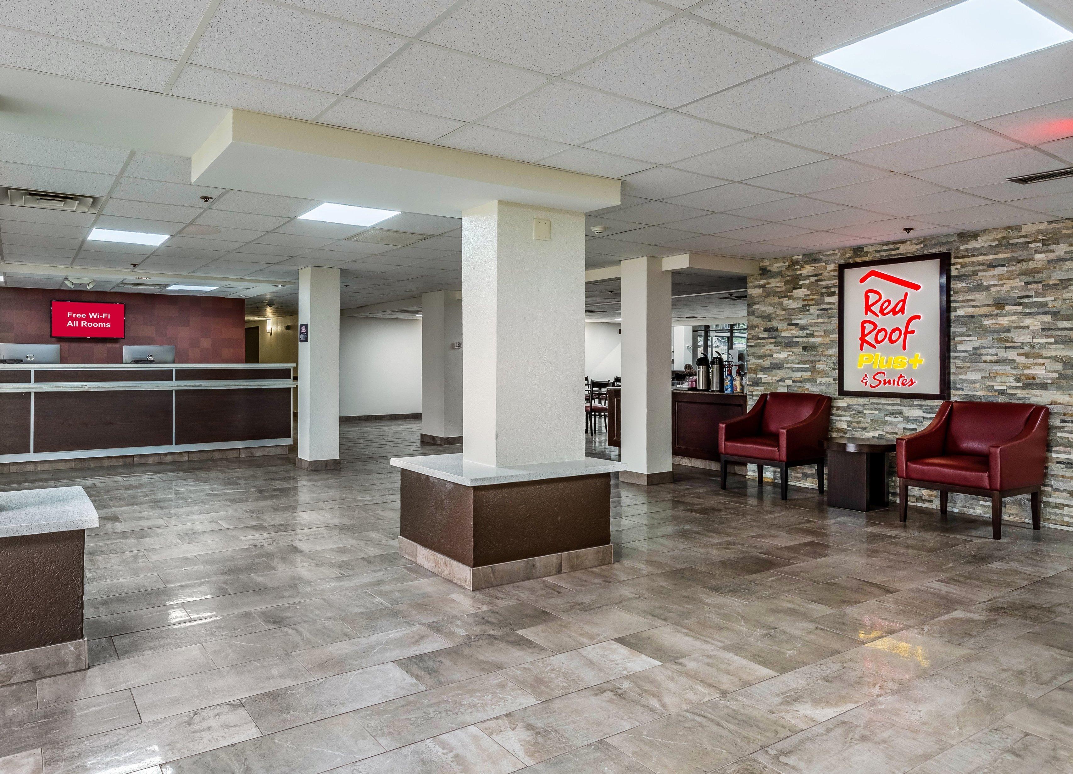 Red Roof Inn Plus & Suites Houston - Iah Airport Sw Exterior photo